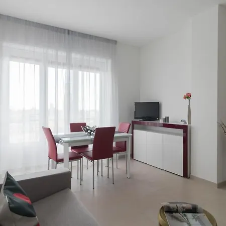 Corso Inglesi 94 Apartment *